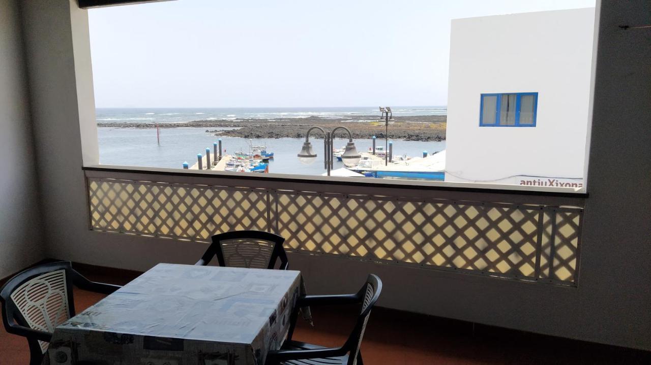 Orzola Frente Al Mar Leilighet Eksteriør bilde